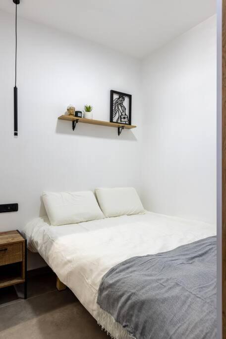 Unique Central Old Town Studio Apartment 비어시바 외부 사진